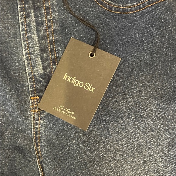 Stylish‎ Wide-Leg Jeans in Deep Blue - Picture 3 of 7